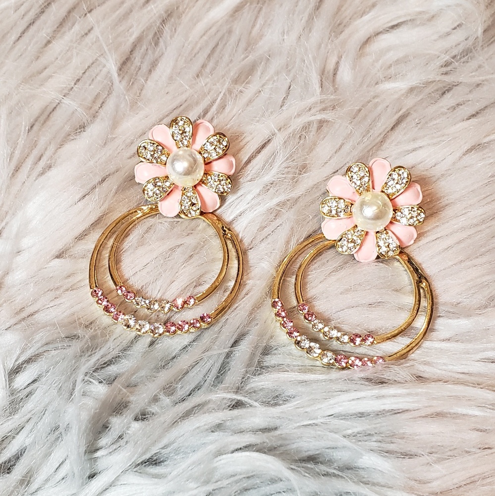⬇️ Pink & Gold Flower Earrings